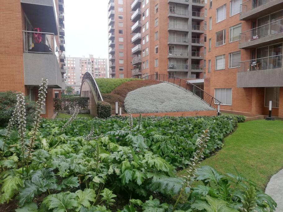 Hermosa Habitacion Privada En Conjunto Residencial Cerca Al Aeropuerto Y Terminal De Bogota, Zonas Comunes Se Comparten Con 1 Persona Lägenhet Exteriör bild