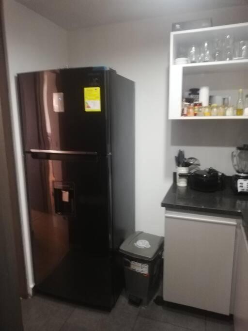 Hermosa Habitacion Privada En Conjunto Residencial Cerca Al Aeropuerto Y Terminal De Bogota, Zonas Comunes Se Comparten Con 1 Persona Lägenhet Exteriör bild